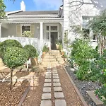 Parker Cottage Guesthouse