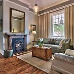 Parker Cottage Guesthouse
